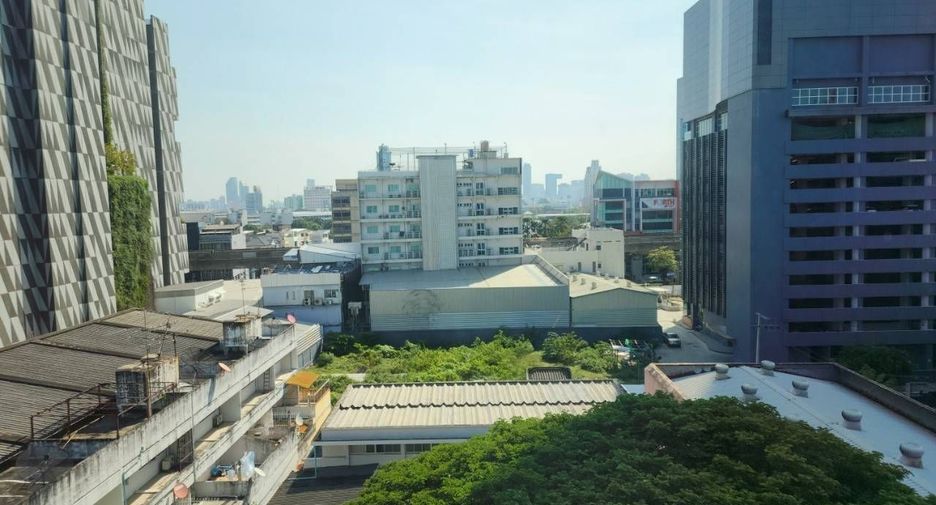 For rent 2 bedrooms condo in Phaya Thai, Bangkok