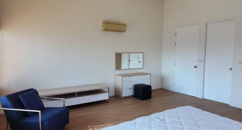 For rent 2 bedrooms condo in Phaya Thai, Bangkok