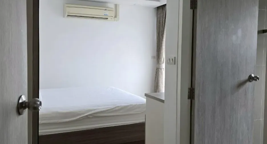 For rent 2 bedrooms condo in Phra Khanong, Bangkok