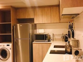 Condo en alquiler de 2 habitaciones en Phra Khanong, Bangkok