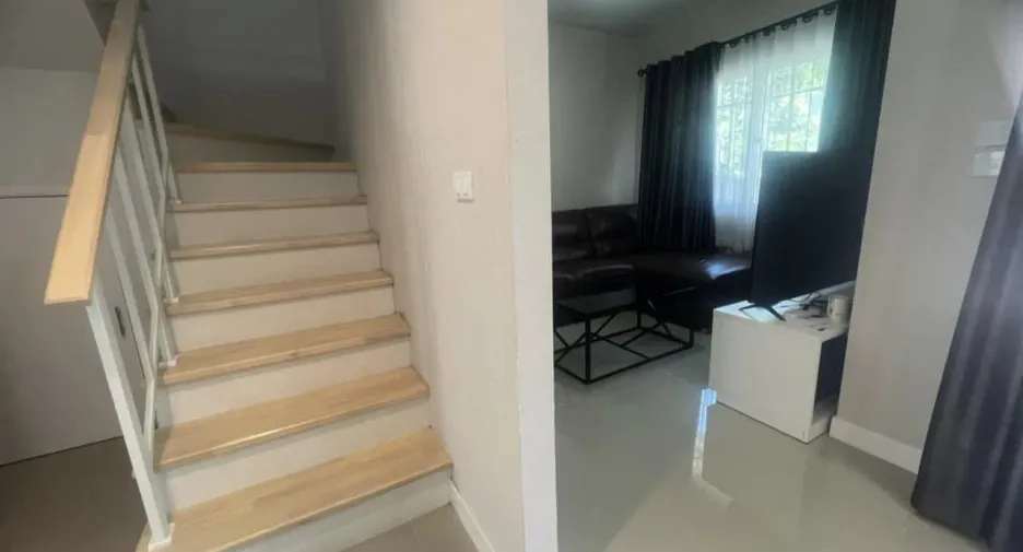 For rent 3 bedrooms townhouse in Bang Phli, Samut Prakan