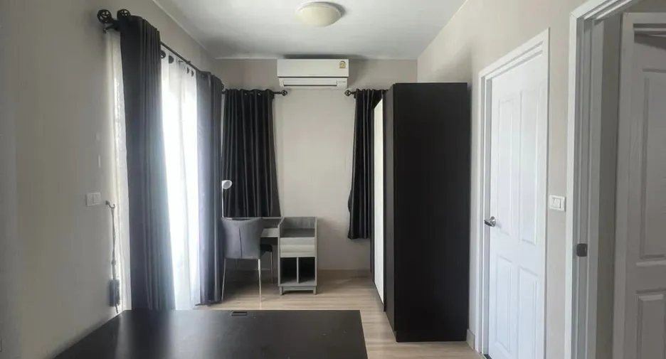 For rent 3 bedrooms townhouse in Bang Phli, Samut Prakan