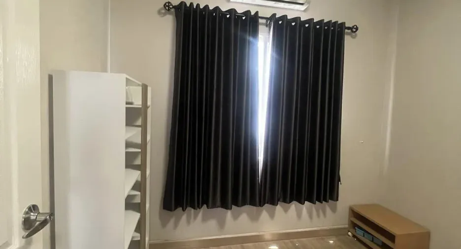 For rent 3 bedrooms townhouse in Bang Phli, Samut Prakan