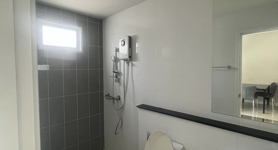 For rent 3 bedrooms townhouse in Bang Phli, Samut Prakan