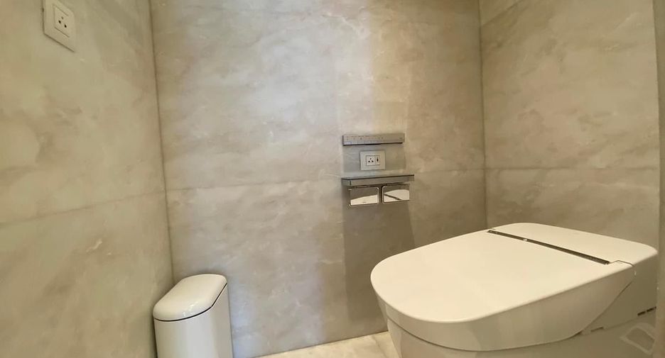 For rent 1 bed condo in Pathum Wan, Bangkok