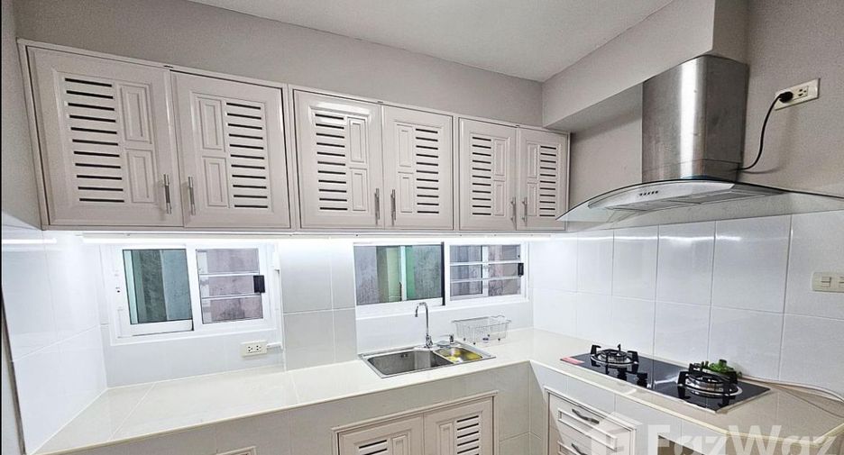 For rent 3 ベッドルーム townhouse in Phasi Charoen, Bangkok