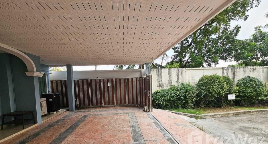 For rent 3 ベッドルーム townhouse in Phasi Charoen, Bangkok