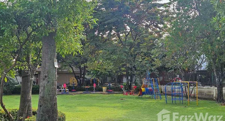 For rent 3 ベッドルーム townhouse in Phasi Charoen, Bangkok