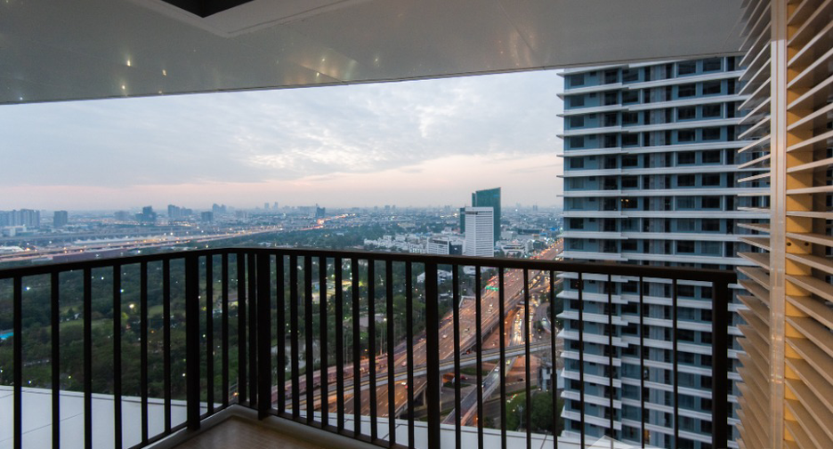 For rent 2 bedrooms condo in Chatuchak, Bangkok