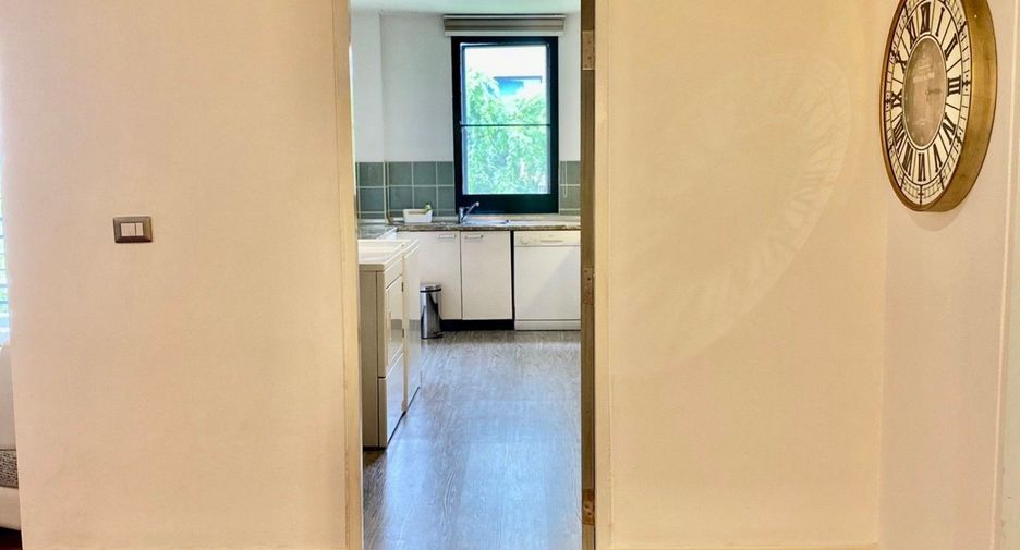 For rent 3 bedrooms condo in Pathum Wan, Bangkok
