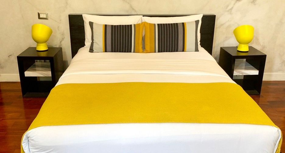 For rent 3 bedrooms condo in Pathum Wan, Bangkok