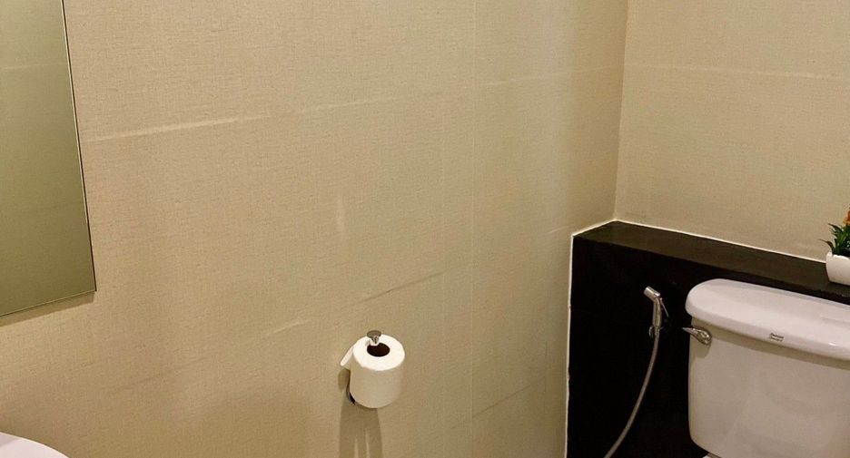 For rent 3 bedrooms condo in Pathum Wan, Bangkok