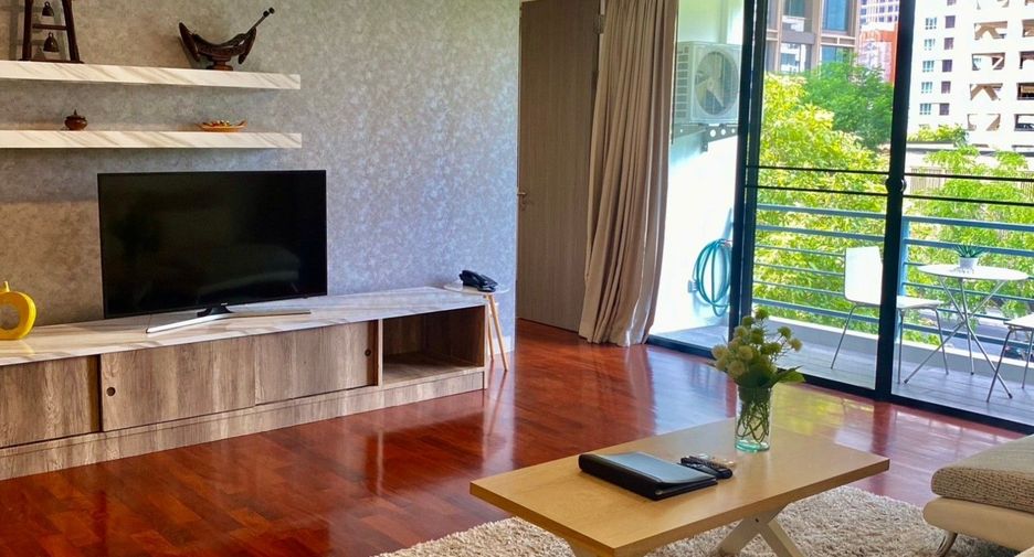 For rent 3 bedrooms condo in Pathum Wan, Bangkok