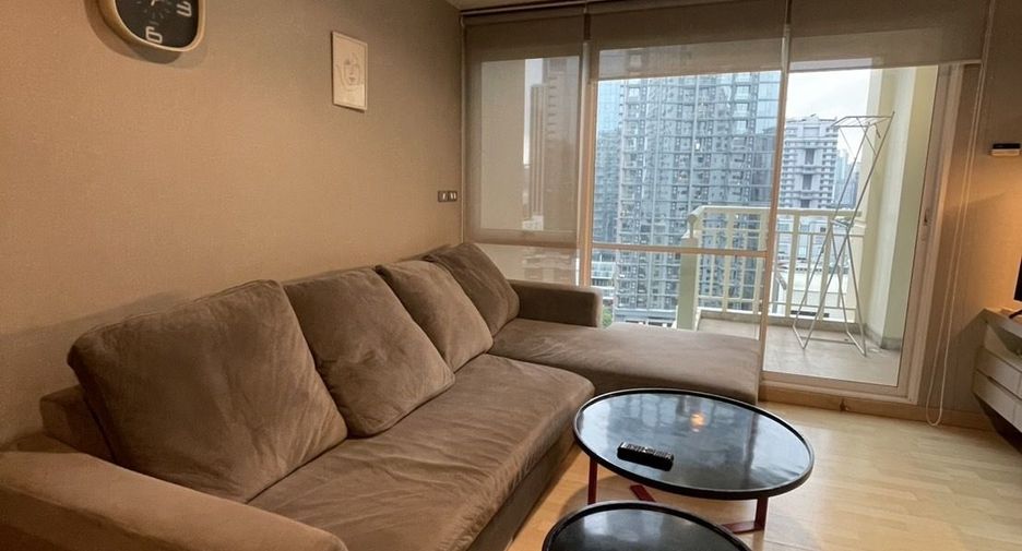 For rent 2 bedrooms condo in Watthana, Bangkok