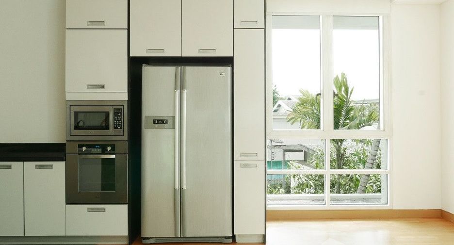 For rent 4 ベッドルーム house in Yan Nawa, Bangkok