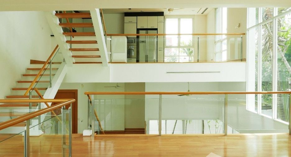 For rent 4 ベッドルーム house in Yan Nawa, Bangkok