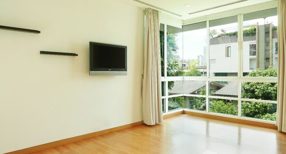 For rent 4 ベッドルーム house in Yan Nawa, Bangkok