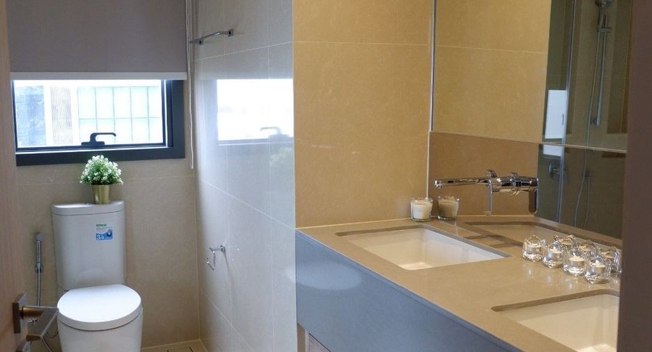 For rent 2 bedrooms condo in Watthana, Bangkok
