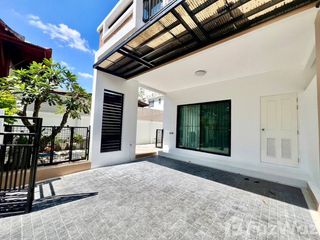 Reihenhaus zur Miete mit 3 Zimmer in Suan Luang, Bangkok