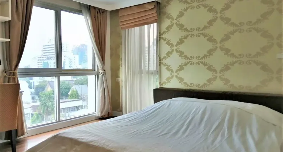For rent 2 bedrooms condo in Phaya Thai, Bangkok