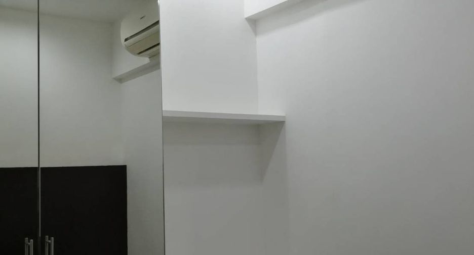 For rent 1 bed apartment in Khlong Toei, Bangkok