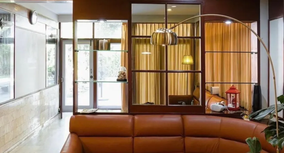 For rent 6 bedrooms house in Phra Khanong, Bangkok