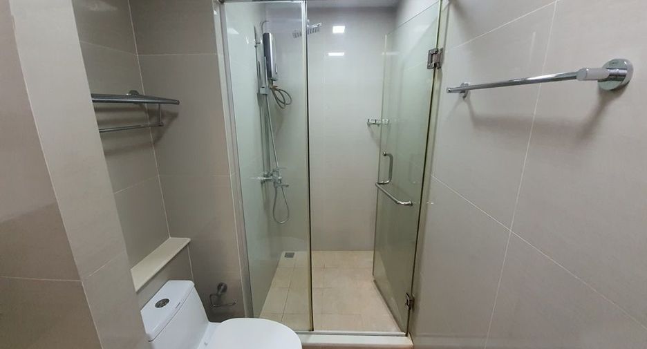 À louer 1 chambre condo à Huai Khwang, Bangkok