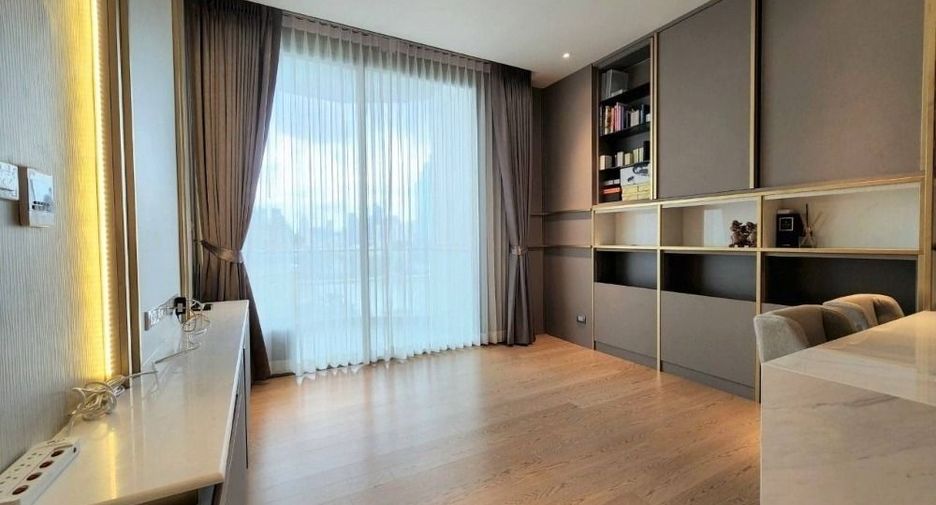 Condo en alquiler de 1 habitaciones en Khlong San, Bangkok