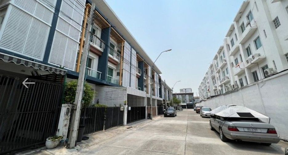 Casa en alquiler de 3 habitaciones en Lak Si, Bangkok