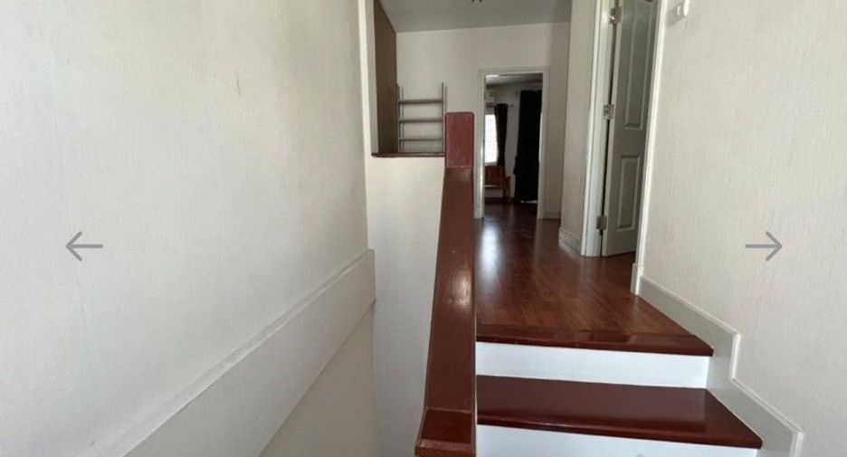 Casa en alquiler de 3 habitaciones en Lak Si, Bangkok
