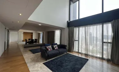 À louer 4 chambres condo à Sathon, Bangkok