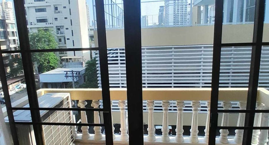 For rent 3 bedrooms condo in Watthana, Bangkok