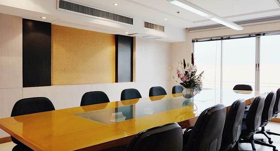 For rent 10 bedrooms townhouse in Yan Nawa, Bangkok