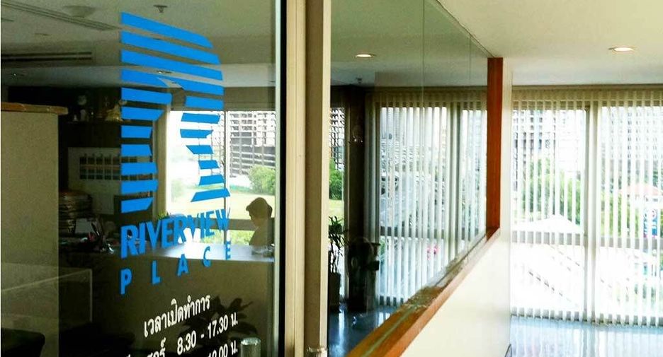For rent 10 bedrooms townhouse in Yan Nawa, Bangkok