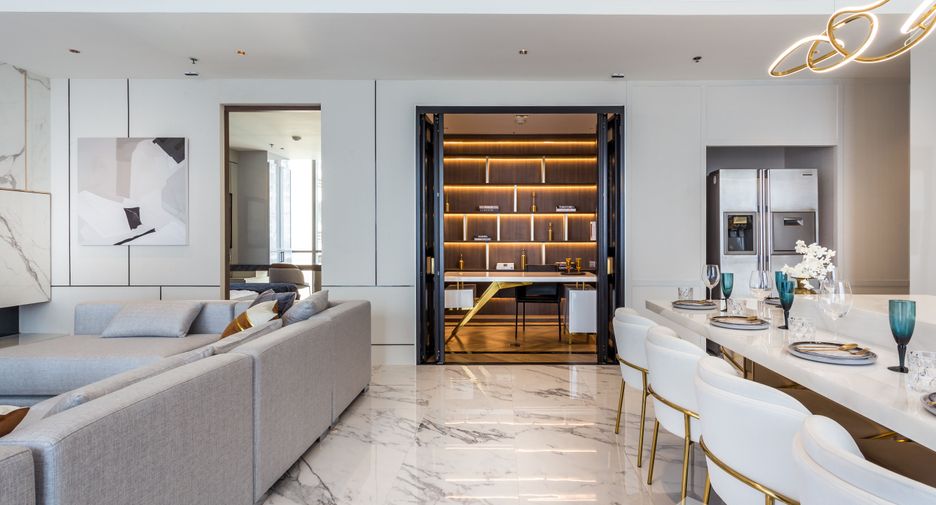 For rent 3 bedrooms condo in Khlong Toei, Bangkok