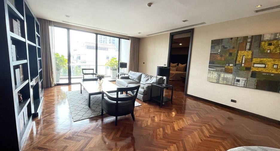 For rent 2 bedrooms apartment in Watthana, Bangkok