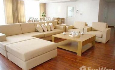 For rent 4 bedrooms apartment in Watthana, Bangkok