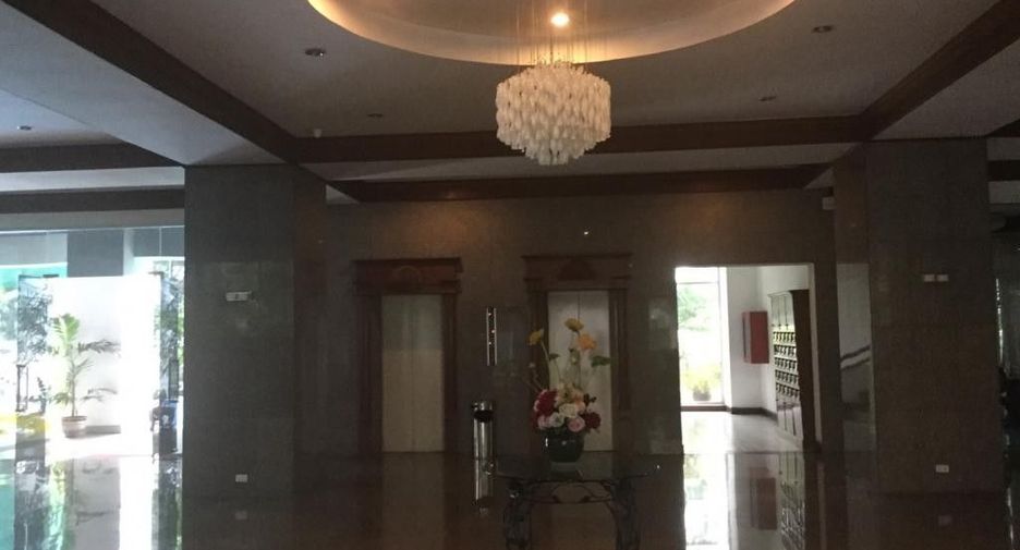 For rent 4 bedrooms condo in Khlong Toei, Bangkok