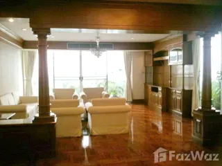 À louer 4 chambres condo à Khlong Toei, Bangkok