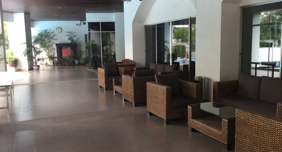 For rent 4 bedrooms condo in Khlong Toei, Bangkok
