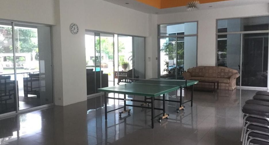 For rent 4 bedrooms condo in Khlong Toei, Bangkok