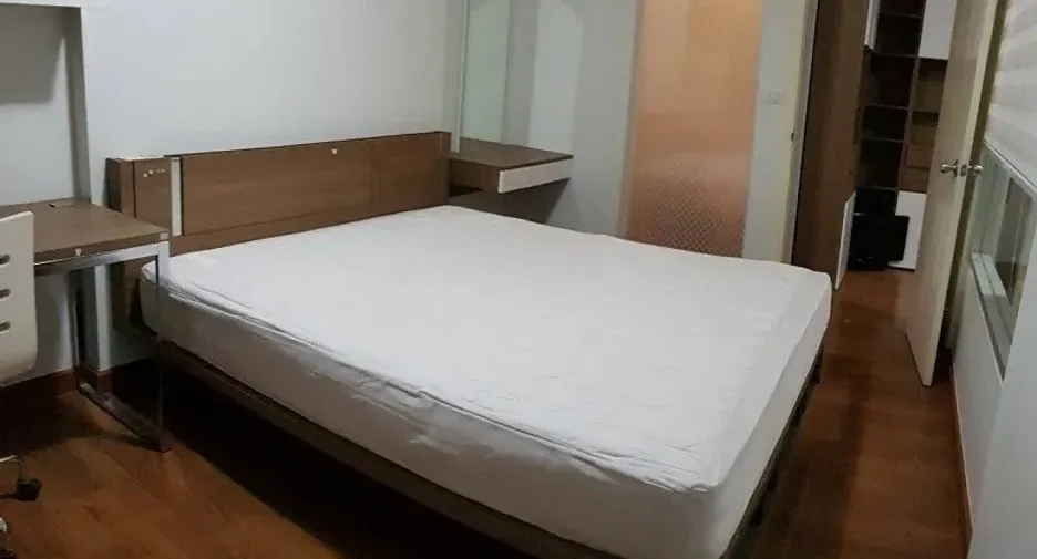 For rent 1 bed condo in Thon Buri, Bangkok