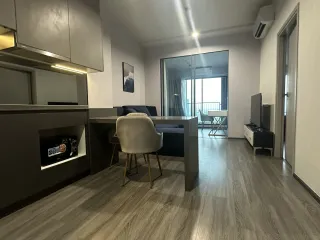 Wohnung zur Miete mit 2 Zimmer in Bang Rak, Bangkok