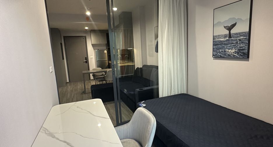 For rent 2 bedrooms condo in Bang Rak, Bangkok