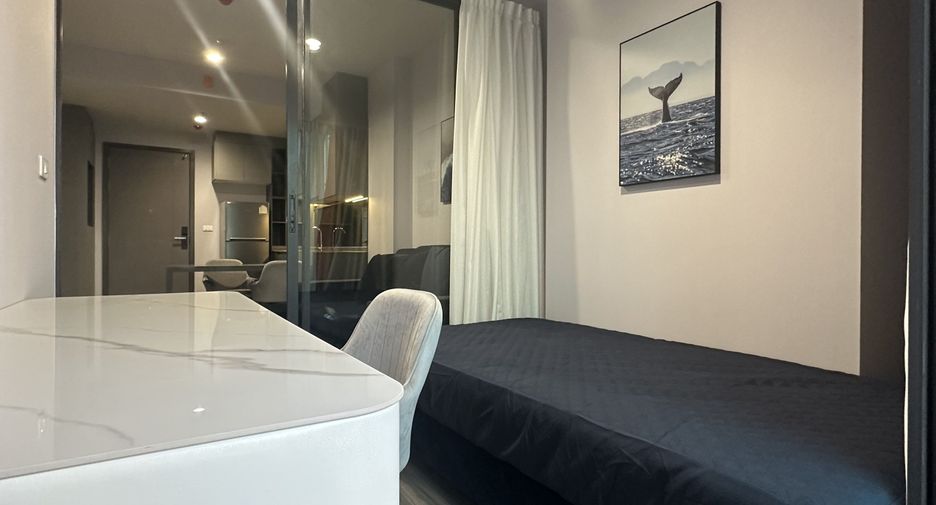 For rent 2 bedrooms condo in Bang Rak, Bangkok
