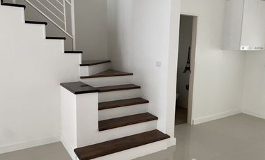 For rent 4 bedrooms townhouse in Prawet, Bangkok