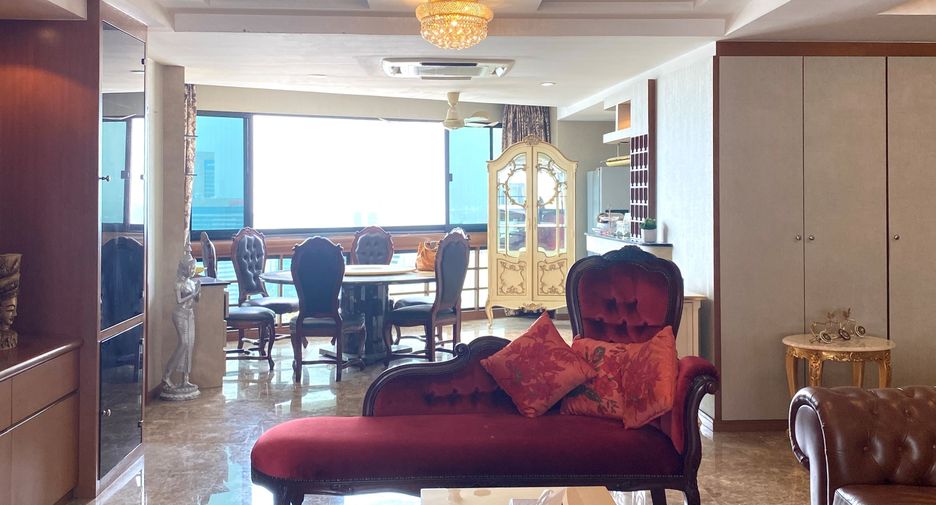 Wohnung zur Miete mit 3 Zimmer in Khlong Toei, Bangkok