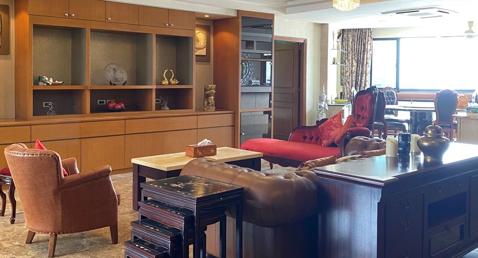 Wohnung zur Miete mit 3 Zimmer in Khlong Toei, Bangkok
