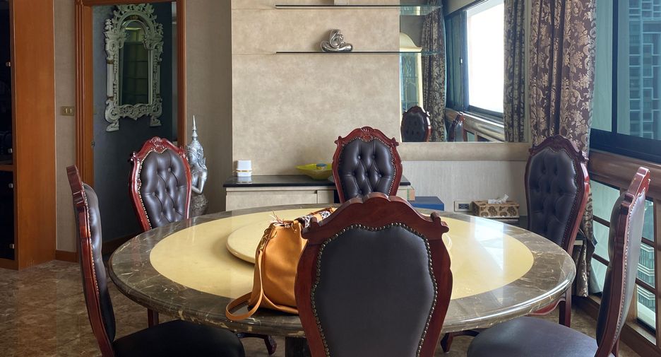 Wohnung zur Miete mit 3 Zimmer in Khlong Toei, Bangkok