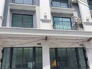 À louer bureau à Prawet, Bangkok